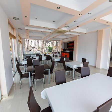 Intea Hotel Голем Екстериор снимка