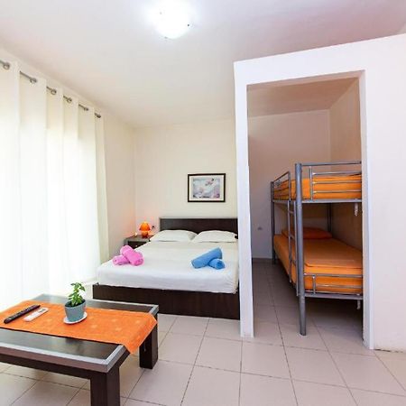 Intea Hotel Голем Екстериор снимка
