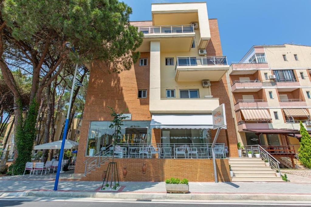 Intea Hotel Голем Екстериор снимка
